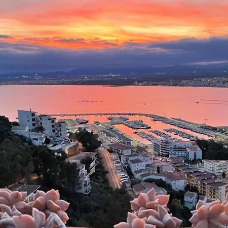 Puig Rom Apartment Roses
